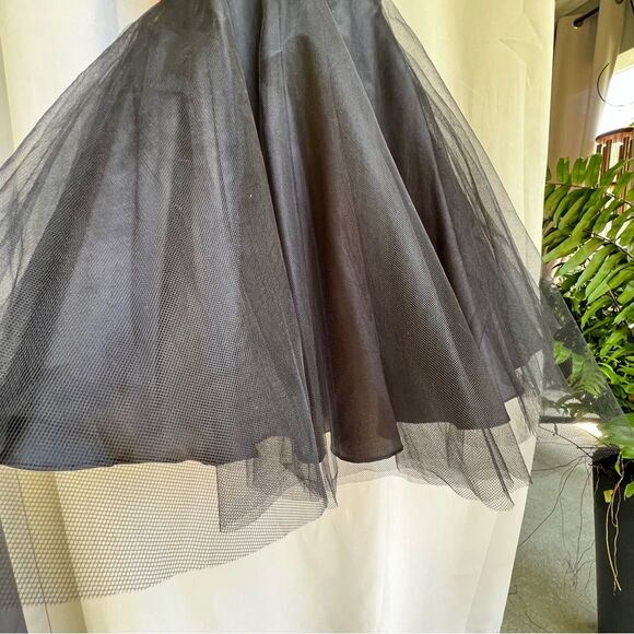 Flirt by Maggie Sottero NWT formal dress 🔥 white and gold beaded bodice 🔥 SZ 6 - Picture 4 of 12